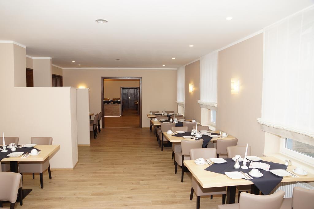 Hotel Deutsches Haus บลอมแบร์ก ภายนอก รูปภาพ